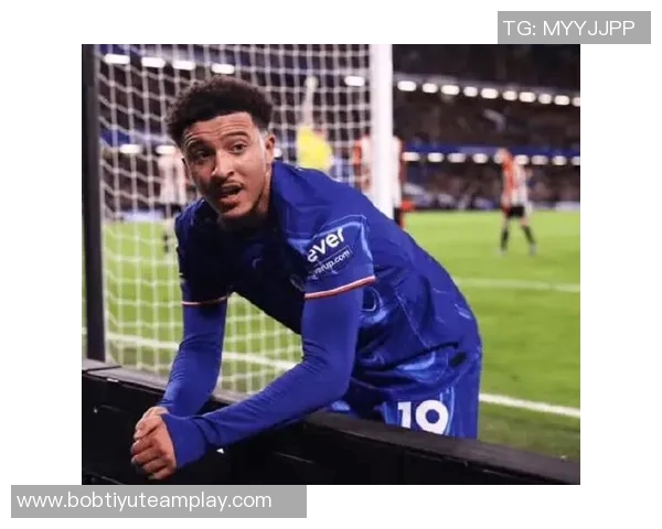 桑乔表现低迷被换下场5场比赛未能进球助攻引发热议 桑乔表现低迷被换下场5场比赛未能进球助攻引发热议