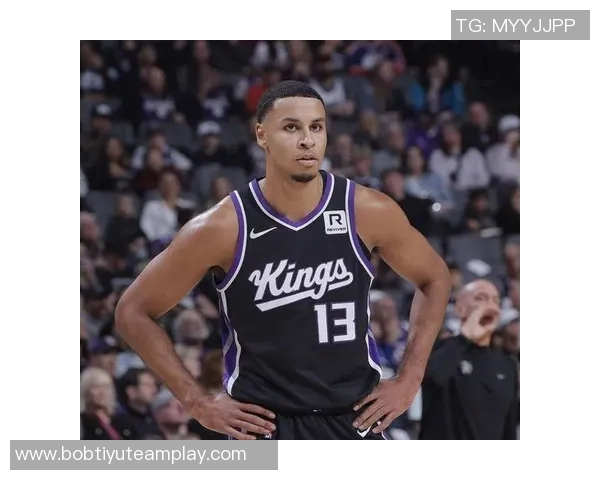 保罗助攻表现出色大洛三分精准记者称二人依然具备首发实力 保罗助攻表现出色大洛三分精准记者称二人依然具备首发实力