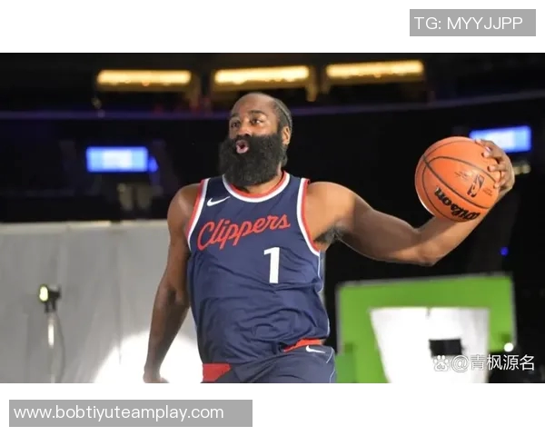 哈登称赞开拓者全场强硬表现并誓言鏖战到底直至最后时刻 哈登称赞开拓者全场强硬表现并誓言鏖战到底直至最后时刻